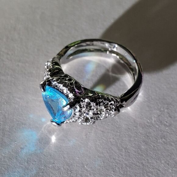 Pear Cut Sky Blue 7.32 Ct Topaz Coctail Ring on 925  Sterling Silver  Women's - Picture 4 of 5